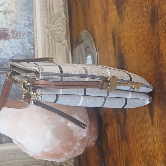 Fossil Women's Beige Plaid Shoulder Bag - Picture 15 of 17